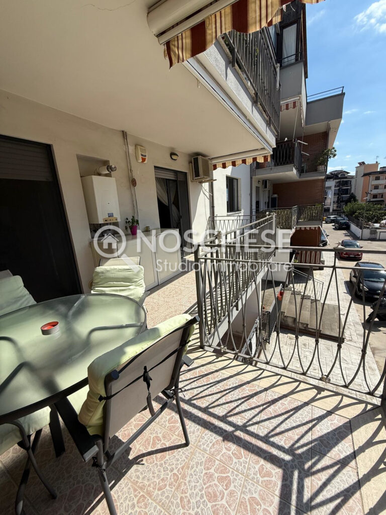 Pontecagnano F. a pochi passi dal CENTRO, in fabbricato di RECENTE COSTRUZIONE, 4 VANI 2WC di 115mq ca + AMPIE BALCONATE, POSTO AUTO e BOX.