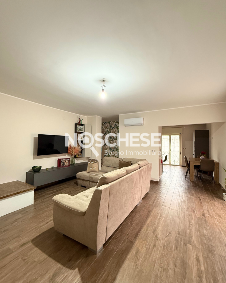 A BREVE DISTANZA DALLO SVINCOLO PONTECAGNANO SUD, (LOC. SAN VITO), IN PARCO AMPIO 3 VANI 2WC RISTRUTTURATO, 110MQ CA + 2 BALCONATE, BOX E POSTO AUTO.